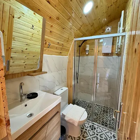 Mas Kazdagi Glamping * אדרמיט